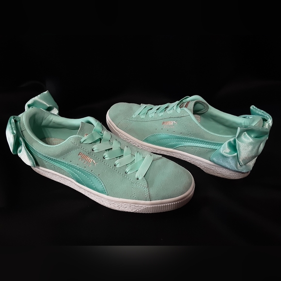 PUMA Women's Suede Bow Sneaker - Picture 1 of 6